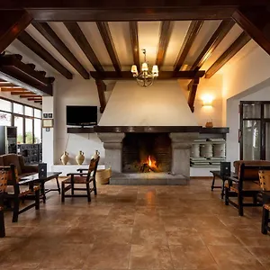 Hotel Tugasa Truchas